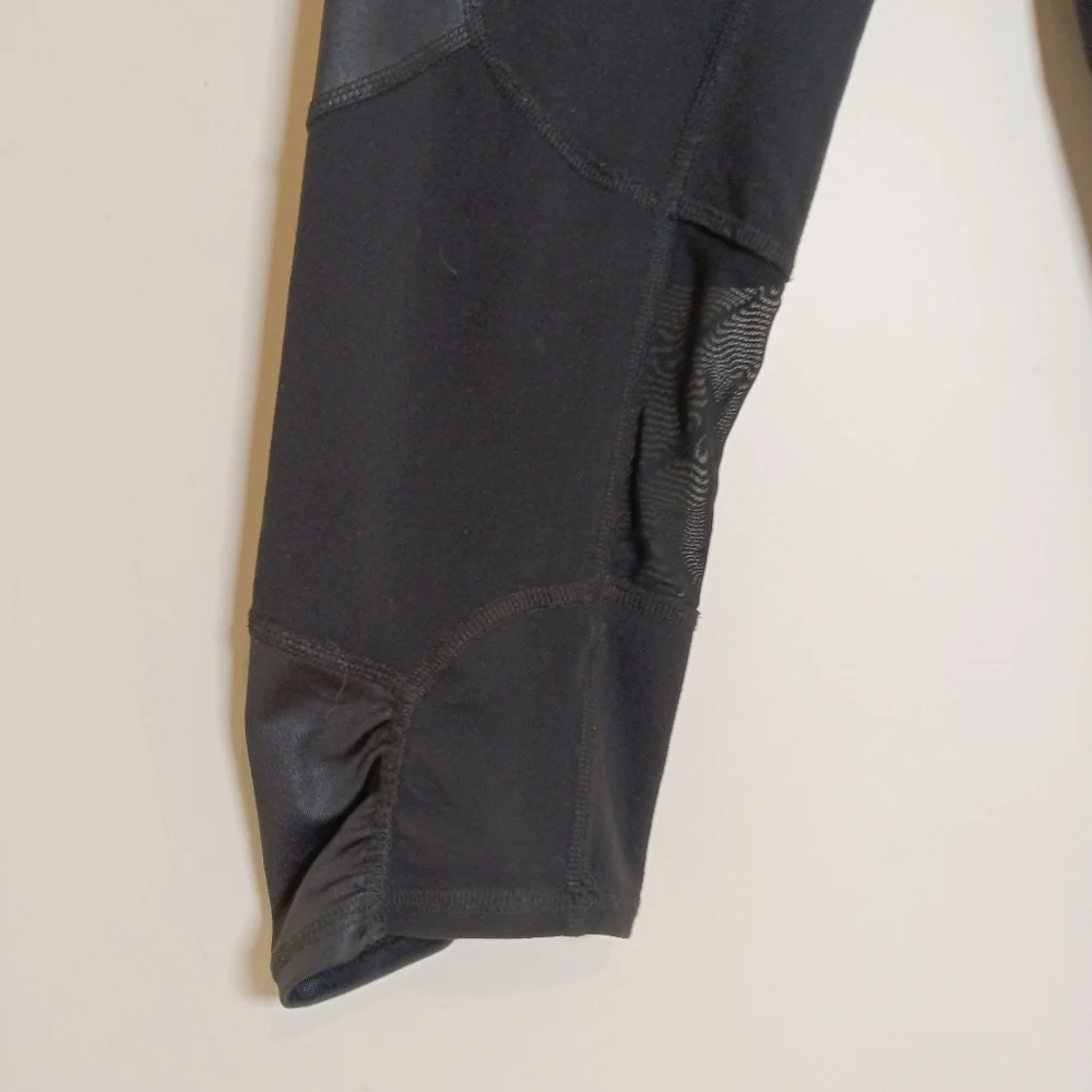 ALO Capri Leggings Black Yoga
